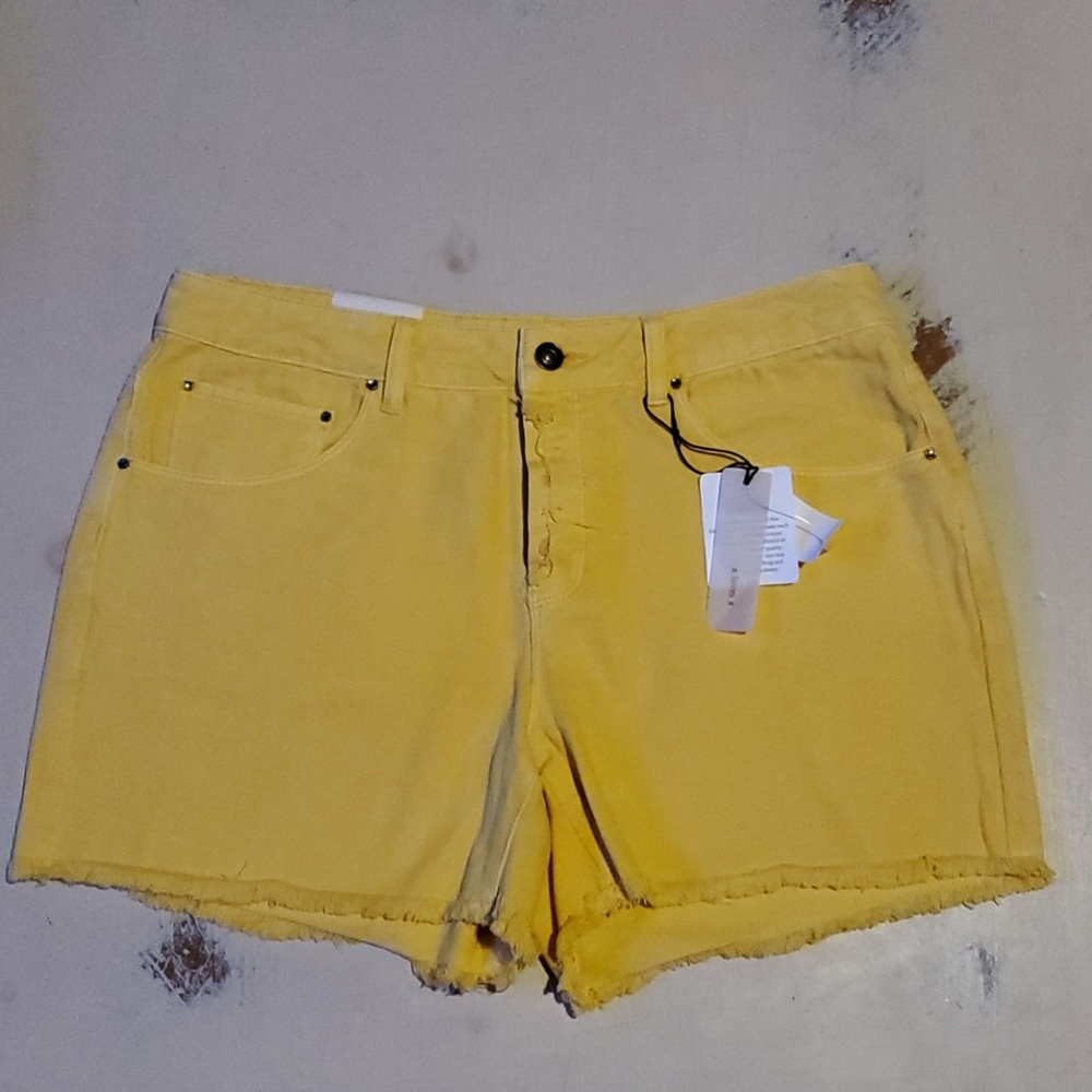 a loves a, Yellow Button fly Denim shorts, Size 29